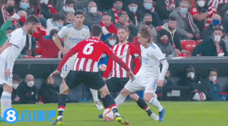 德媒：法兰克福为巴霍亚标价至少8000万欧，阿森纳正在关注他