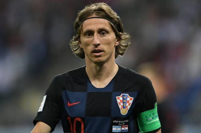 闪耀哥客场2-2战平多特，本赛季欧冠正赛仍一胜难求