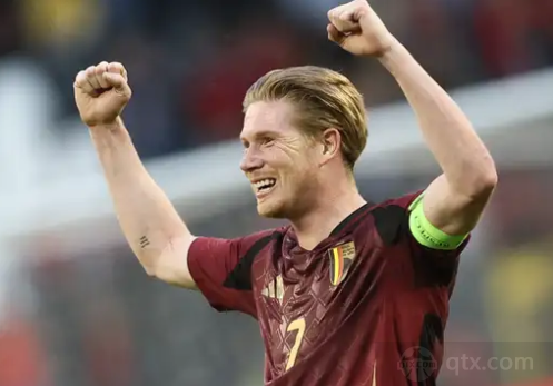 记者：曼联希望姆伯莫12月21日踢完维拉后再去参加非洲杯